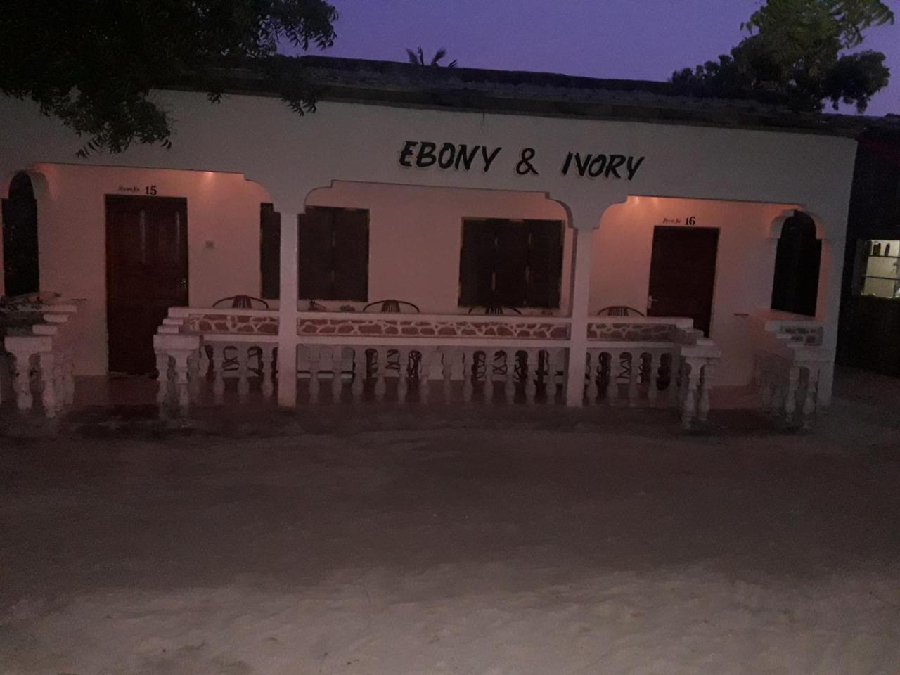 Ebony & Ivory Beach Bungalows Nungwi Exterior photo
